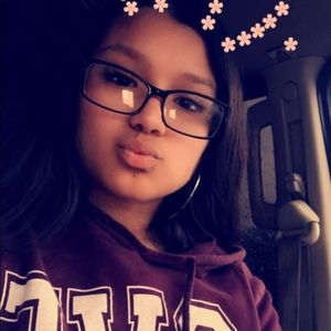 Meet your Posher, Aleida